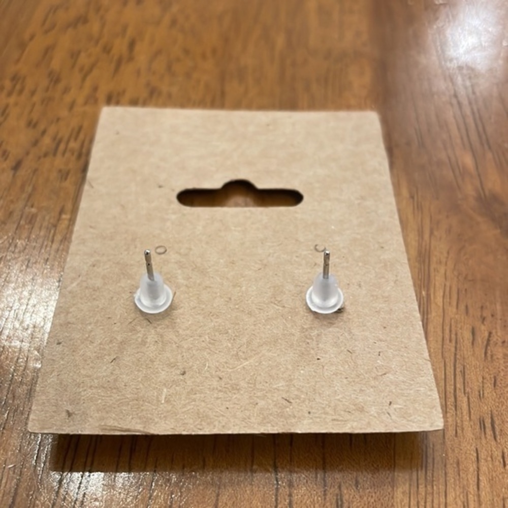 Light pink 12mm stud earrings - Picture 3 of 3